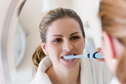 Cách Vệ Sinh Răng Miệng Sau Khi Nhổ Răng