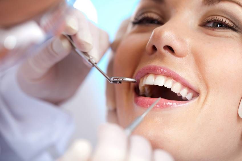 Nhổ Răng Hư Có Trồng Răng Implant Được Không?